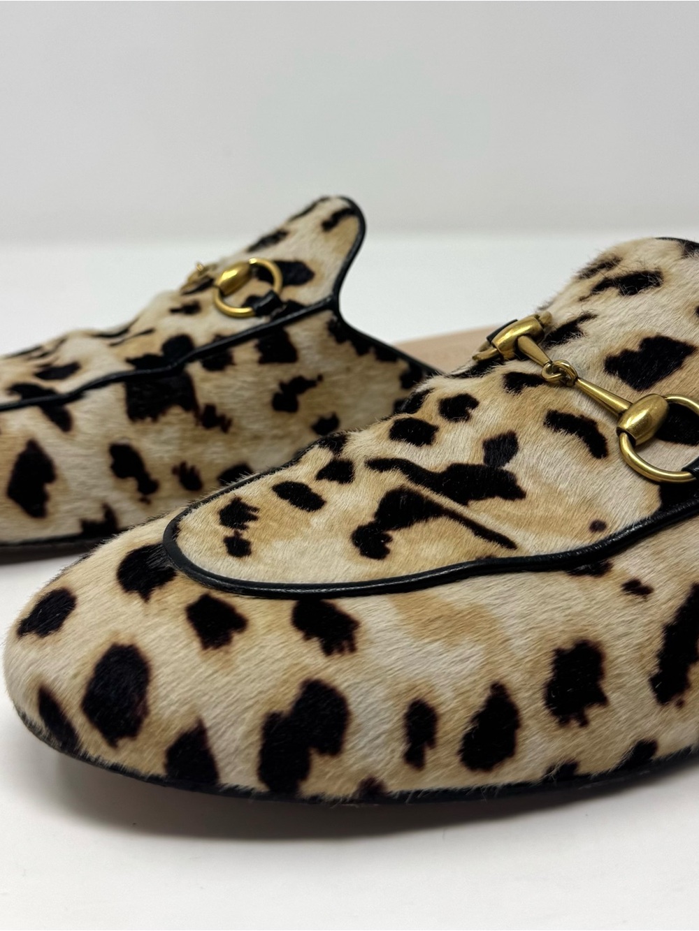 Gucci Princetown Horsebit Mules - Leopard Calf
Hair - Size 38.5 IT - Picture 5 of 15